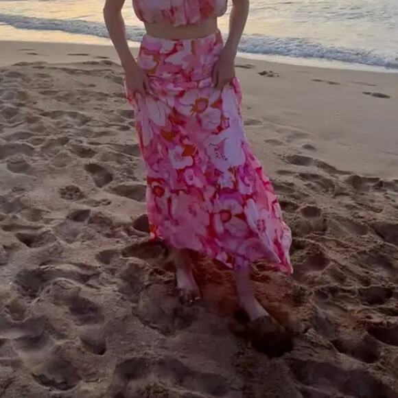 MinkPink Pink Tiered Ruffle Maxi Skirt XS Cottagecore Boho Vacation Full $129 - Picture 8 of 10